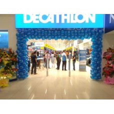Square balloon arch